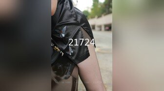 TikTok百万男男cp网红其中一个背著另一个出来被金主草叫爸爸