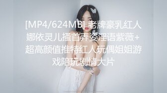 第一次见这么骚的小女人，全程露脸全是纹身，跟狼友互动撩骚听指挥，抽着小烟自己抠逼，撅着屁股