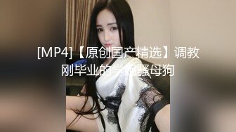 推特超级反差婊 有人喝可乐吗 肥臀大奶的极品身材骚逼 被主人扩阴 把可乐罐塞逼里了