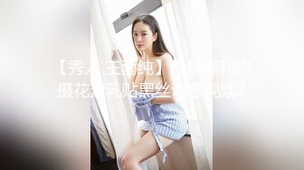 外购极品 厕拍！校园坑神潜入大教室女厕独占坑位隔板缝中连续偸拍课间多位学生妹方便，先拍露脸全身再拍私密处