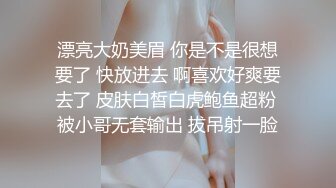 穿上紫丝高跟的老婆确实很合我心意，奖励一波后入给她，听老婆的叫床声是一种享受