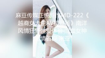 双马尾美眉吃鸡啪啪 主动拉下小哥哥的裤子引诱他努力地操