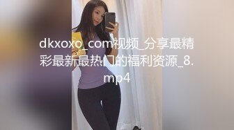 云盘高质露脸泄密！高学历大学生极度反差露脸眼镜妹【刘阳】无底线自拍，露出裸舞啪啪，又骚又母狗 (11)