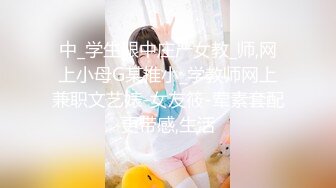 【新速片遞】&nbsp;&nbsp;熟女大姐 有谁知道这丝袜里到底包的是什么 这么难拉出来 把逼都撑那么大 超长大黑牛整个插入骚逼 牛逼 [195MB/MP4/04:26]