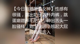 漂亮人妻 身材娇小 在游泳池边被黑祖宗大肉棒无套输出 风景优美操起来逼也特开心