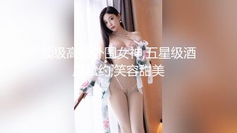 【新片速遞】爱叫爸爸的极品少妇露脸被几个大哥玩弄，各种爆草抽插浪叫呻吟，表情好骚，口交大鸡巴， 让大哥们对着脸撸[1.96G/MP4/01:32:16]